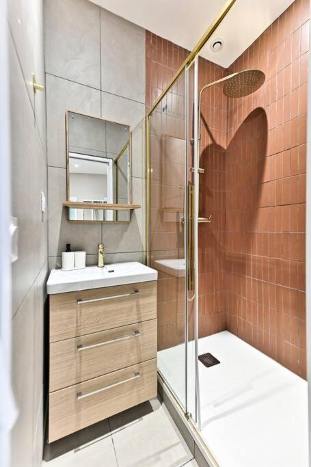 Proche Parc Monceau - Iii Appartement Paris