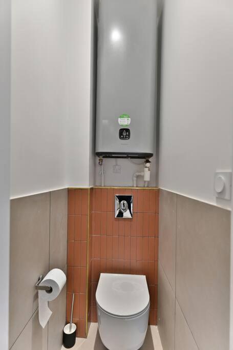 Appartement Proche Parc Monceau - Iii *